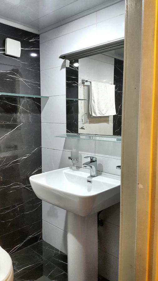 Wine Rise Apartment Tbilisi Ngoại thất bức ảnh