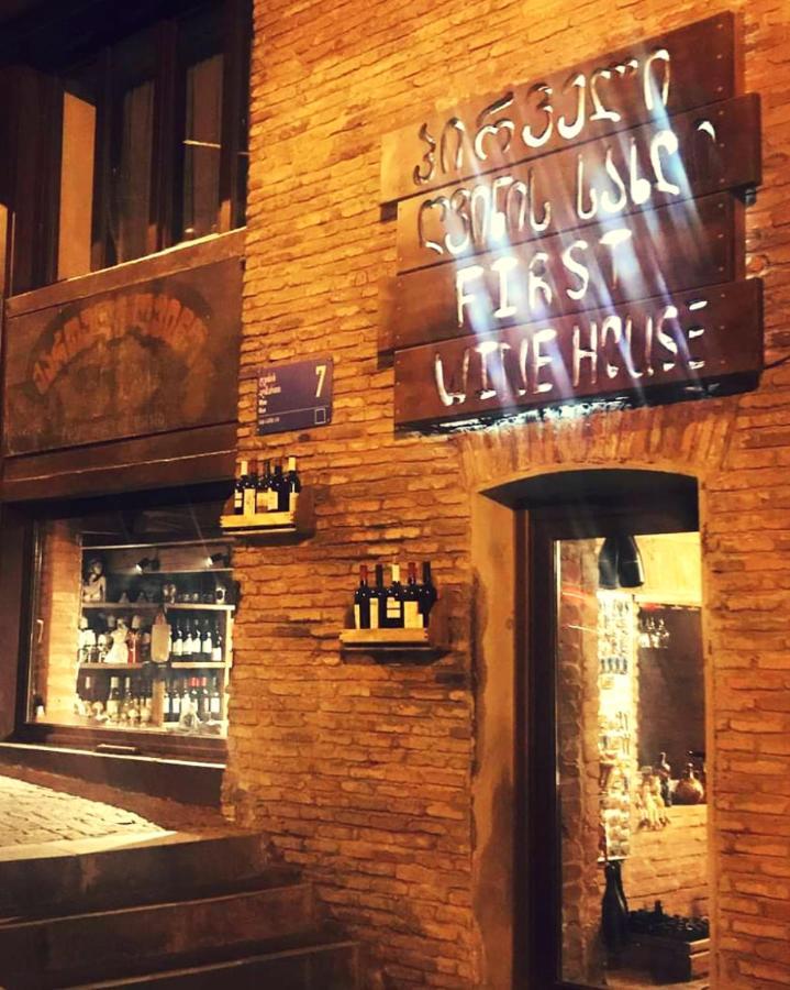 Wine Rise Apartment Tbilisi Ngoại thất bức ảnh